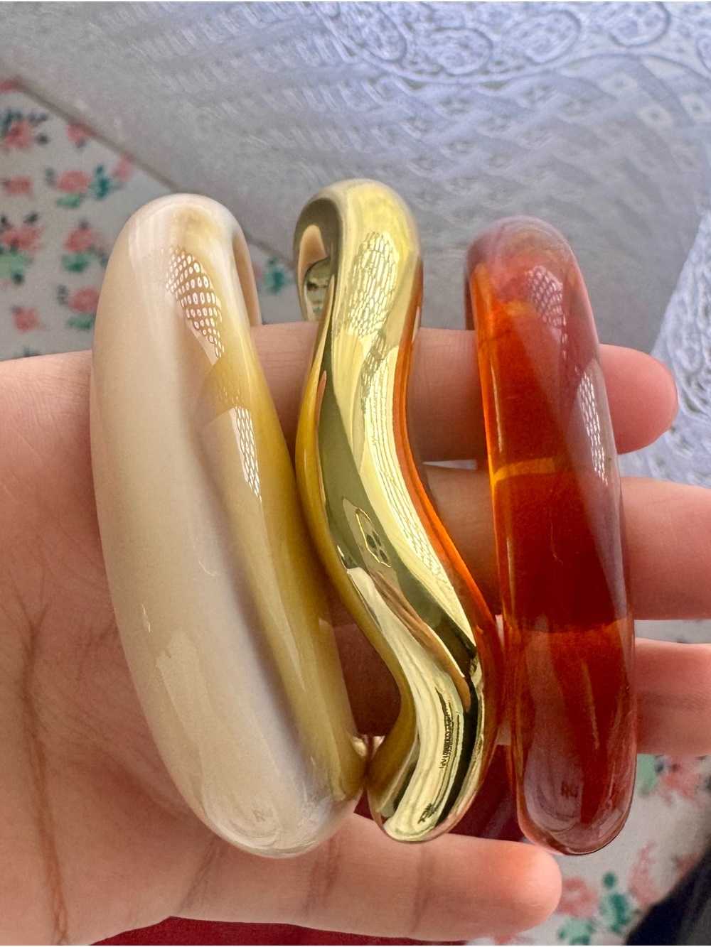 Set of 3 Women's Resin and Metal Bangle Bracelets - Cream, Gold, Amber